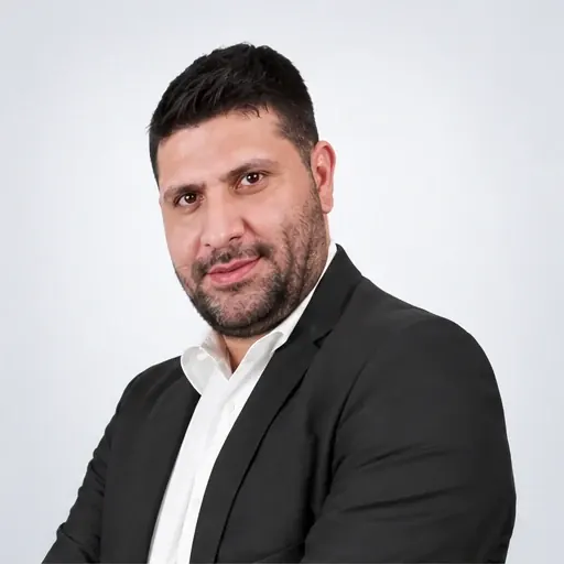 استاد محمد نوکنده، مدرس فیزیک